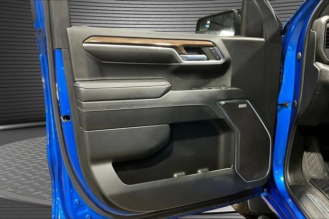Used 2023 Chevrolet Silverado 1500 RST w/ Convenience Package II AWD/4WD image 19
