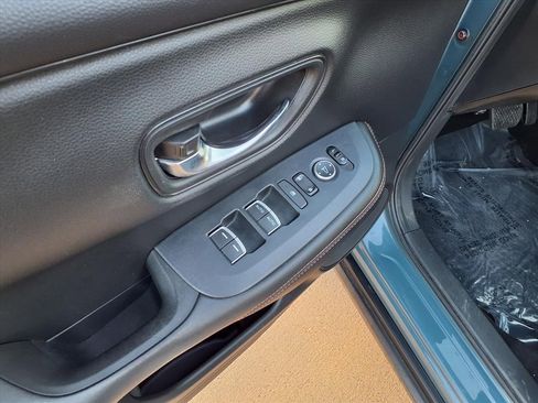 Used 2023 Honda HR-V Sport image 12