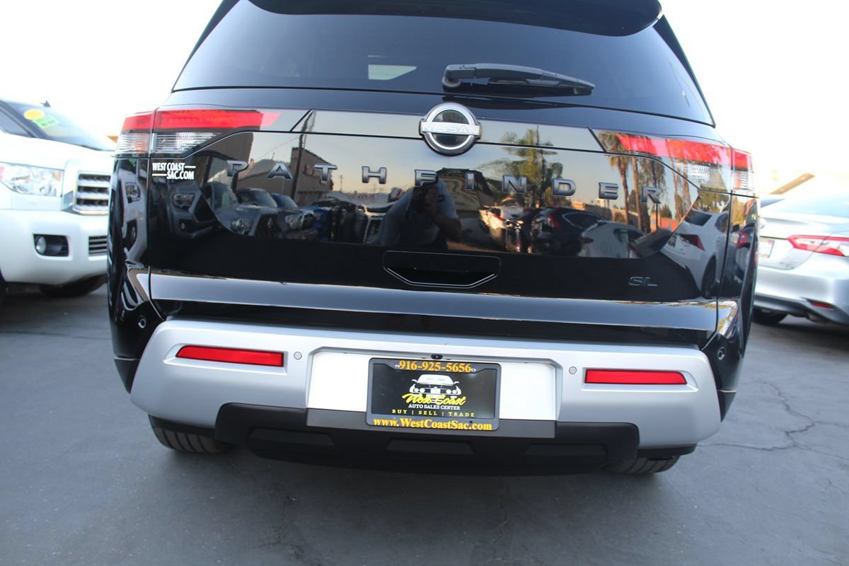 Used 2022 Nissan Pathfinder SL w/ SL Premium Package FWD image 17