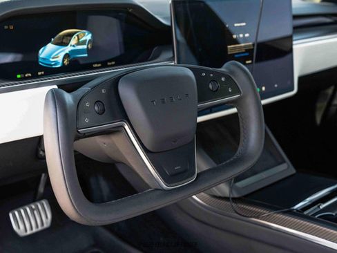 Used 2022 Tesla Model S Plaid image 32