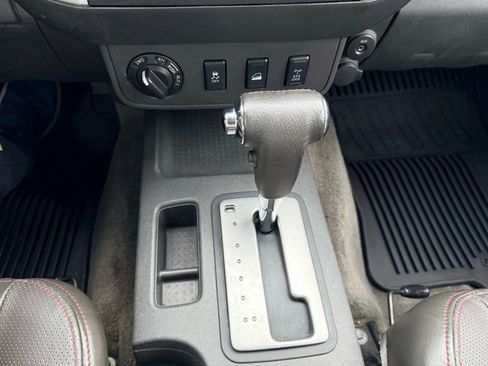 Used 2012 Nissan Xterra PRO-4X w/ Pro-4x Leather Pkg image 14