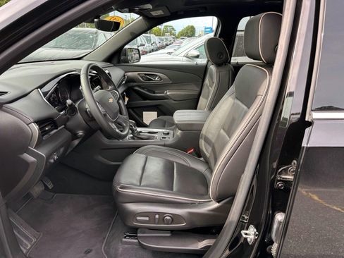 Used 2023 Chevrolet Traverse Premier AWD/4WD image 12