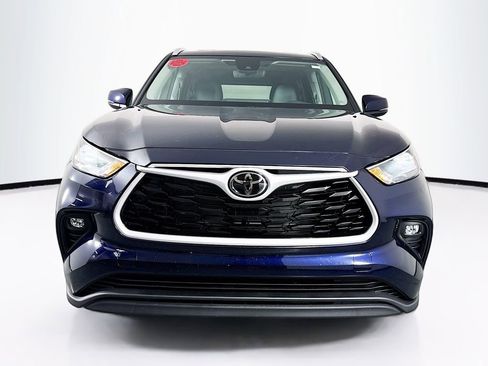 New 2026 Toyota Highlander XLE image 2