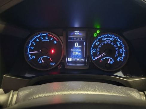 Used 2021 Toyota Tacoma TRD Sport w/ Blackout Package (TMS) image 15