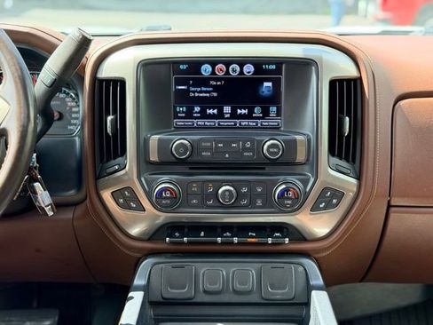 Used 2018 Chevrolet Silverado 1500 High Country AWD/4WD image 23