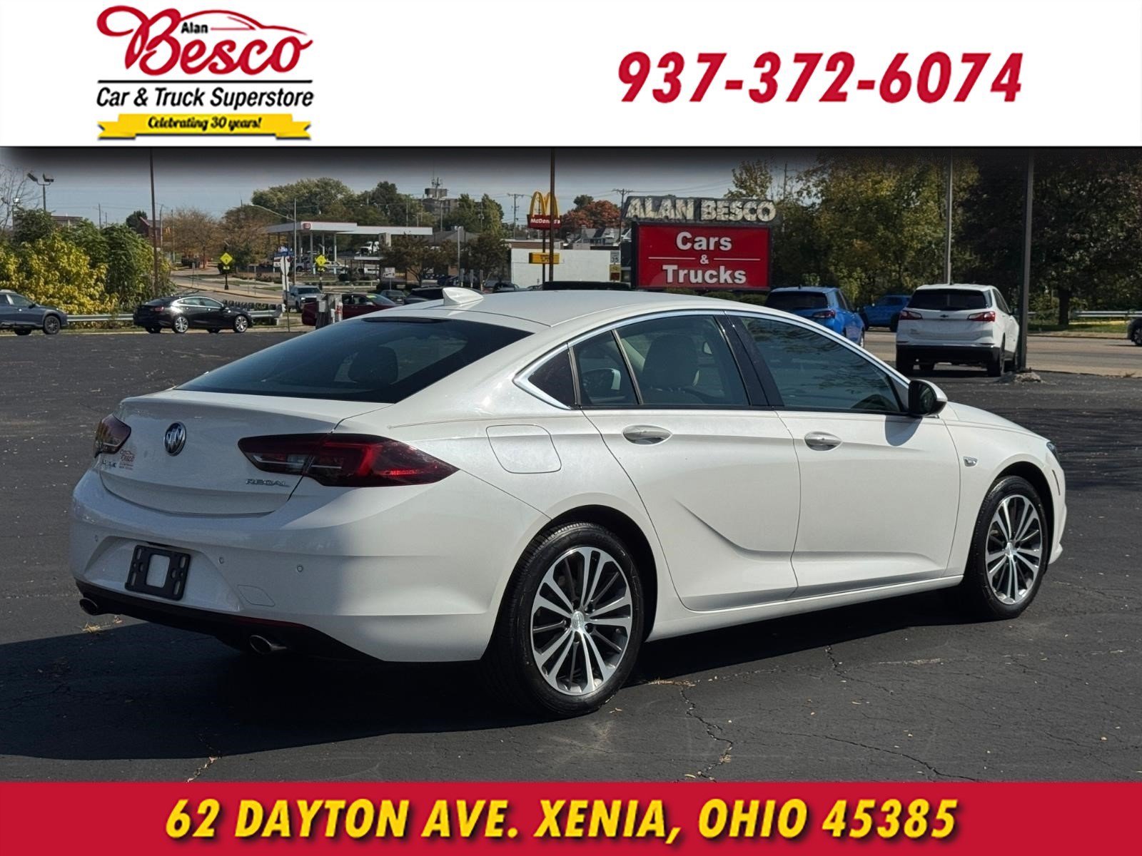 Used 2018 Buick Regal Essence w/ Driver Confidence Package #1 FWD image 4
