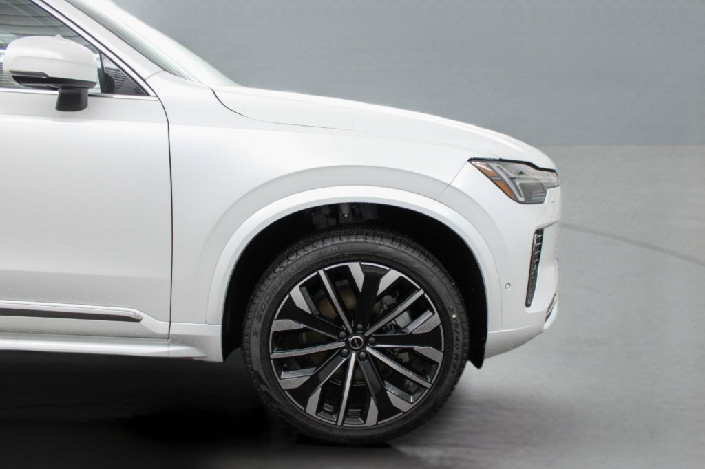 Certified 2026 Volvo XC90 B6 Ultra w/ Protection Package AWD/4WD image 32