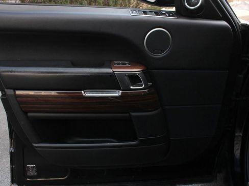 Used 2016 Land Rover Range Rover Supercharged image 15