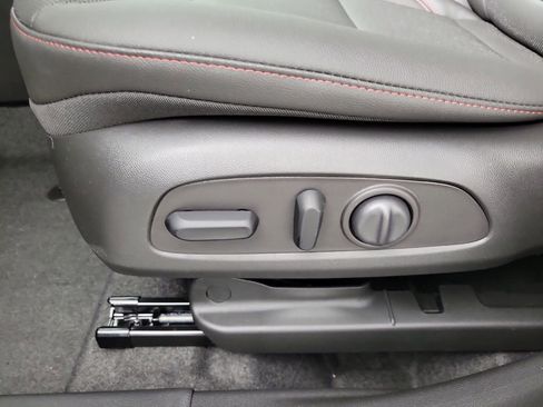 New 2026 Chevrolet Trax RS w/ Sunroof Package image 29