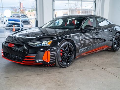 Used 2023 Audi RS e-tron GT image 11