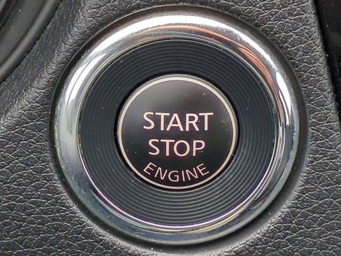 Used 2019 Nissan Rogue SV image 29