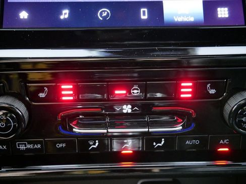 Certified 2024 Jeep Grand Cherokee Altitude image 48