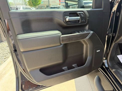 Used 2021 Chevrolet Silverado 2500 LTZ w/ LTZ Plus Package AWD/4WD image 12
