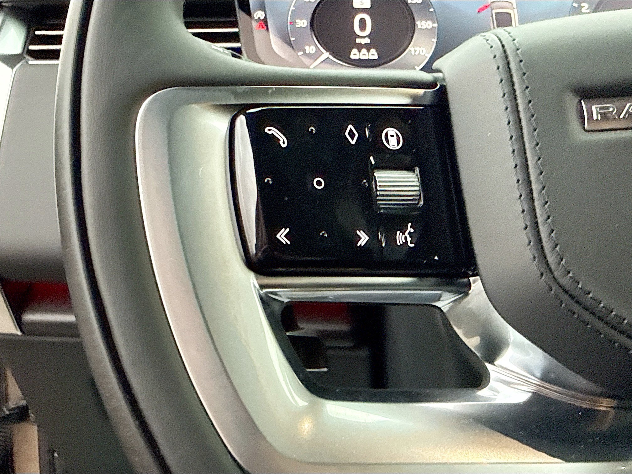 New 2026 Land Rover Range Rover Autobiography AWD/4WD image 37