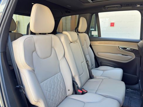 Used 2025 Volvo XC90 T8 Plus w/ Protection Package Premier AWD/4WD image 44