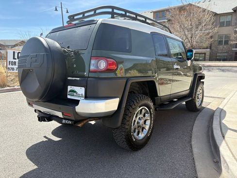Used 2013 Toyota FJ Cruiser 4WD w/ Upgrade Pkg image 9
