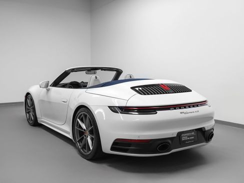 Certified 2020 Porsche 911 Carrera 4S image 3