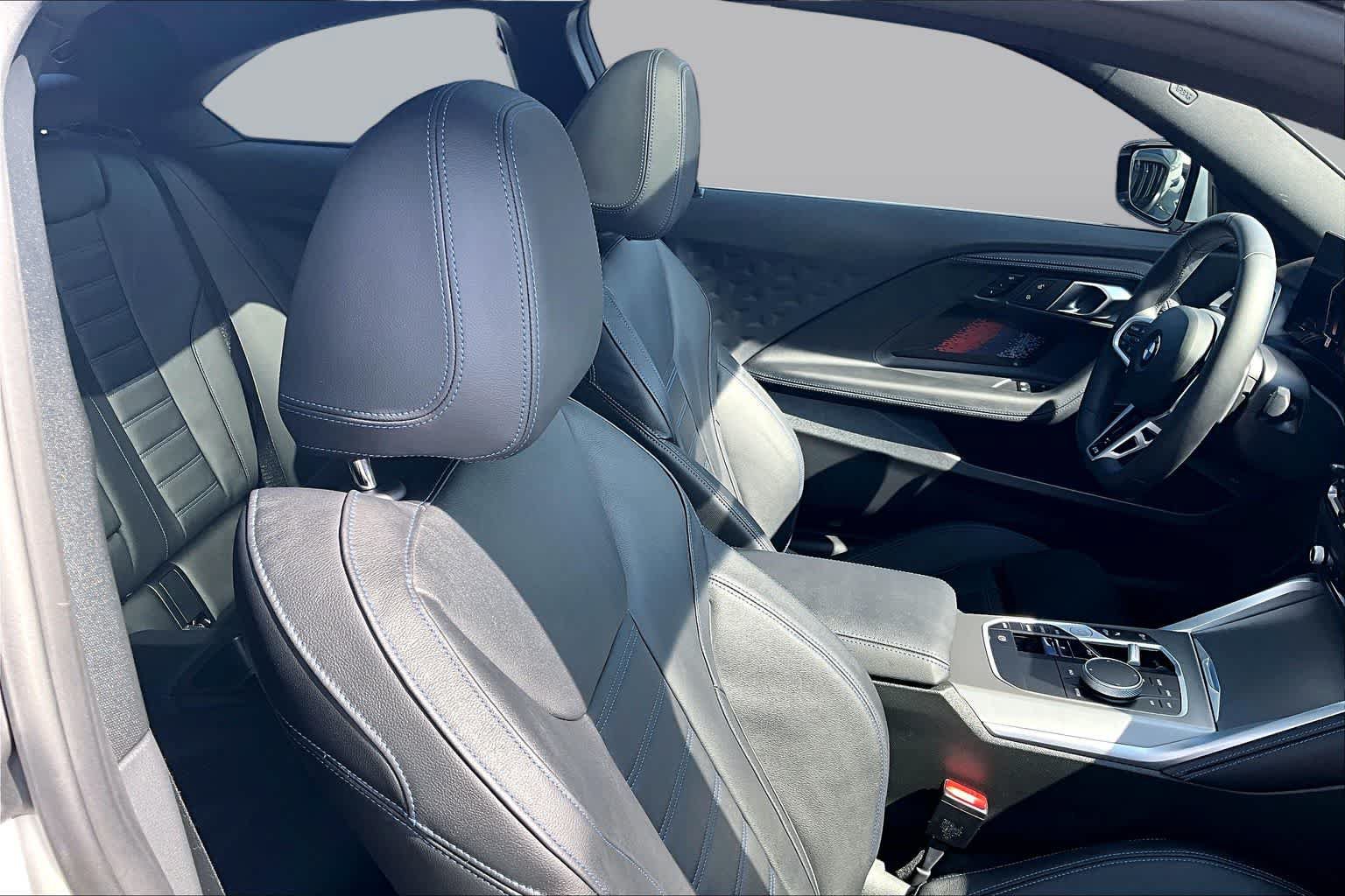Used 2025 BMW 230i Coupe w/ M Sport Package RWD image 8
