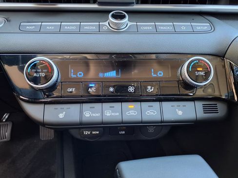 New 2025 Hyundai Elantra SEL image 23