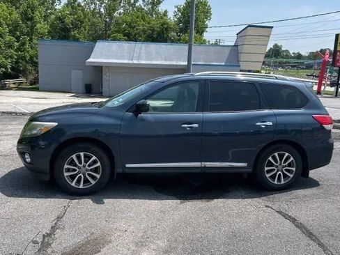 Used 2015 Nissan Pathfinder SL w/ SL Tech Package AWD/4WD image 3