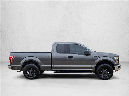 Used 2017 Ford F150 XLT image 4