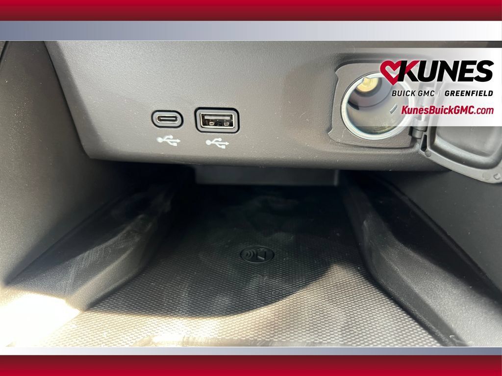 New 2026 Buick Envista Sport Touring w/ Convenience I Package FWD image 33