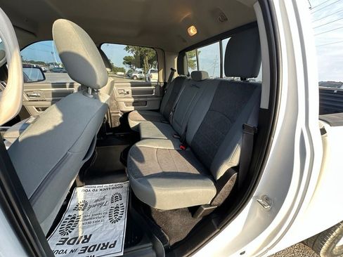 Used 2020 RAM 1500 Classic SLT w/ Luxury Group RWD image 18