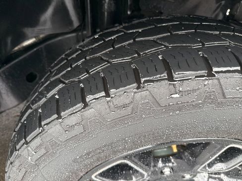 Used 2018 Jeep Wrangler Unlimited Sahara image 10