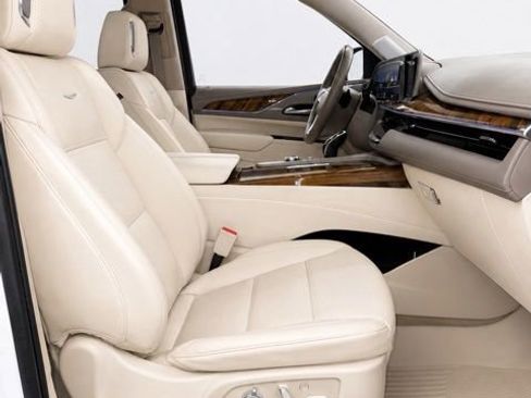 Used 2024 Cadillac Escalade Sport Platinum w/ LPO, ONYX Package AWD/4WD image 19