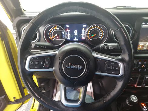 Used 2023 Jeep Wrangler Unlimited Sahara AWD/4WD image 9