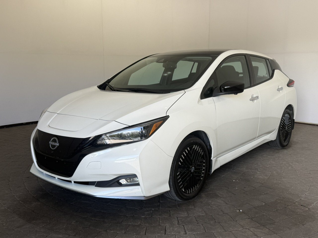 Used 2025 Nissan Leaf SV Plus FWD image 3