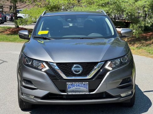 Used 2022 Nissan Rogue Sport SV FWD image 2