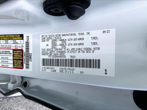 Used 2024 Toyota Tundra Limited AWD/4WD image 32