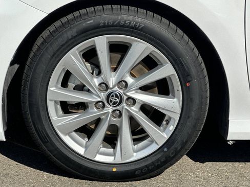 Used 2024 Toyota Camry LE FWD image 29