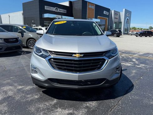 Used 2021 Chevrolet Equinox LT FWD image 2