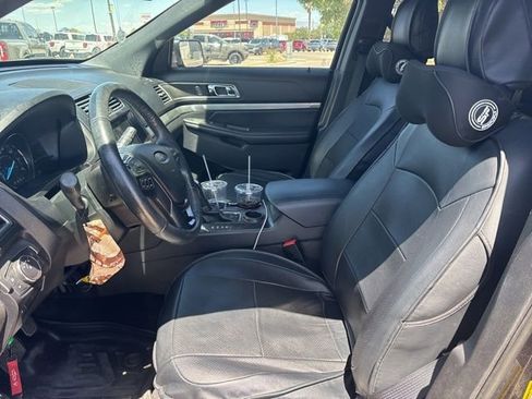 Used 2019 Ford Explorer XLT w/ Equipment Group 201A FWD image 10
