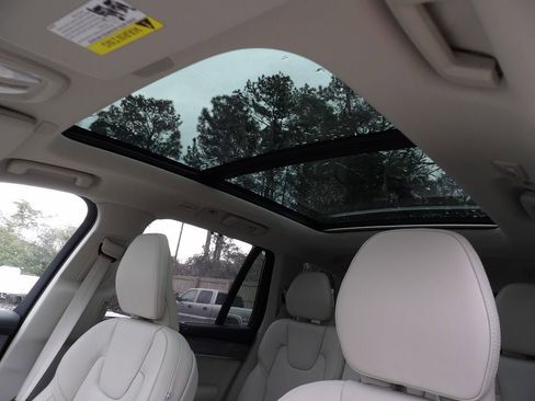 New 2026 Volvo XC90 T8 Ultra w/ Protection Package Premier AWD/4WD image 15