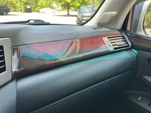 Used 2011 Lexus LX 570 4WD w/ Luxury Pkg image 40