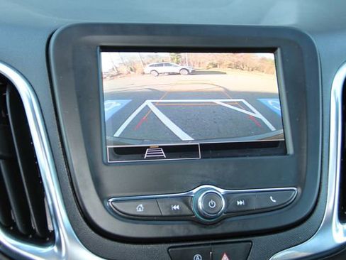 Used 2023 Chevrolet Equinox LT image 28