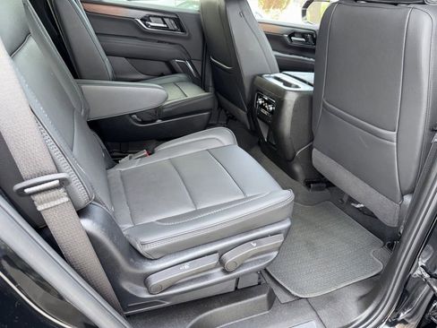 Used 2025 GMC Yukon Denali AWD/4WD image 26