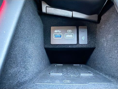 Used 2024 Genesis GV70 2.5T w/ Sport Prestige Package image 31