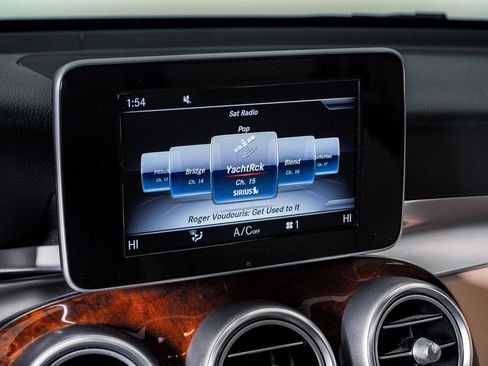 Used 2018 Mercedes-Benz GLC 300 4MATIC image 22