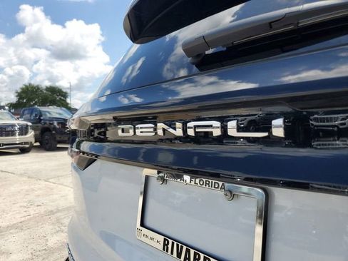 New 2026 GMC Acadia Denali w/ Super Cruise Package FWD image 9
