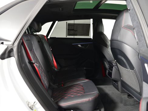 New 2026 Audi SQ8 Prestige image 21