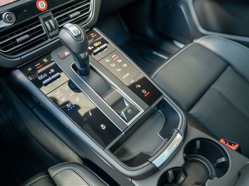 New 2025 Porsche Macan S image 18