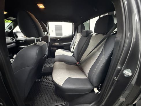 Used 2021 Toyota Tacoma TRD Sport image 21