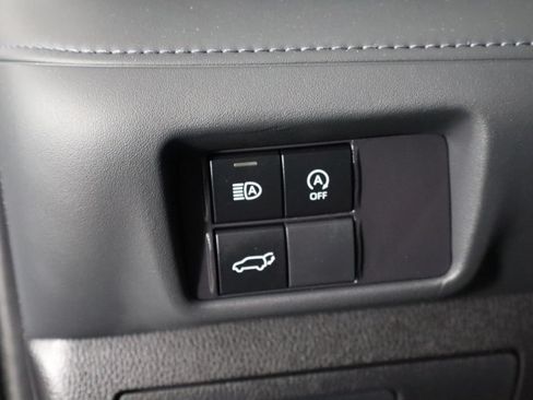 Used 2023 Toyota Highlander XLE FWD image 22