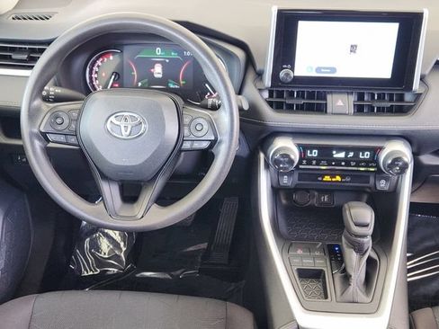 Used 2025 Toyota RAV4 XLE FWD image 27
