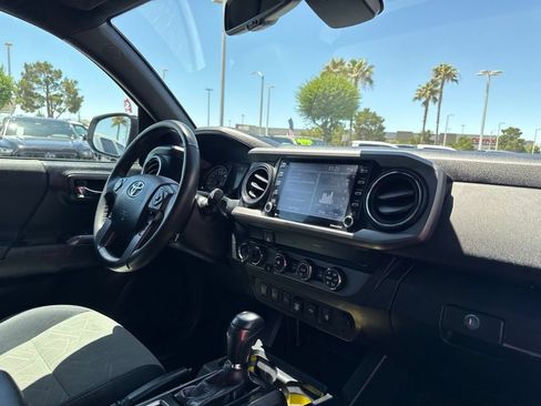 Certified 2020 Toyota Tacoma TRD Off-Road w/ Technology Package AWD/4WD image 21