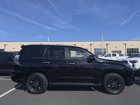 Used 2023 Lexus GX 460 Premium w/ Premium Package image 2